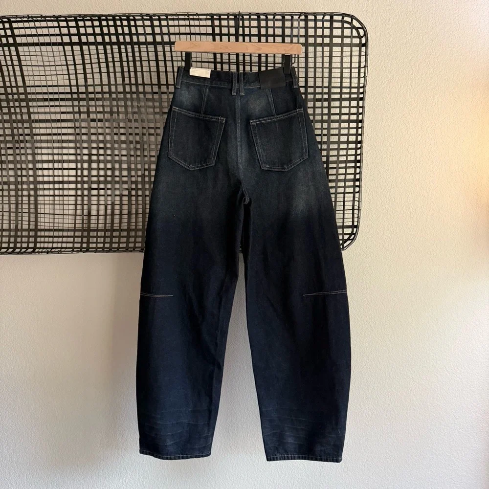 NWT Free People Bodie Arc Barrel Jeans in Dark Wash - Picture 9 of 10